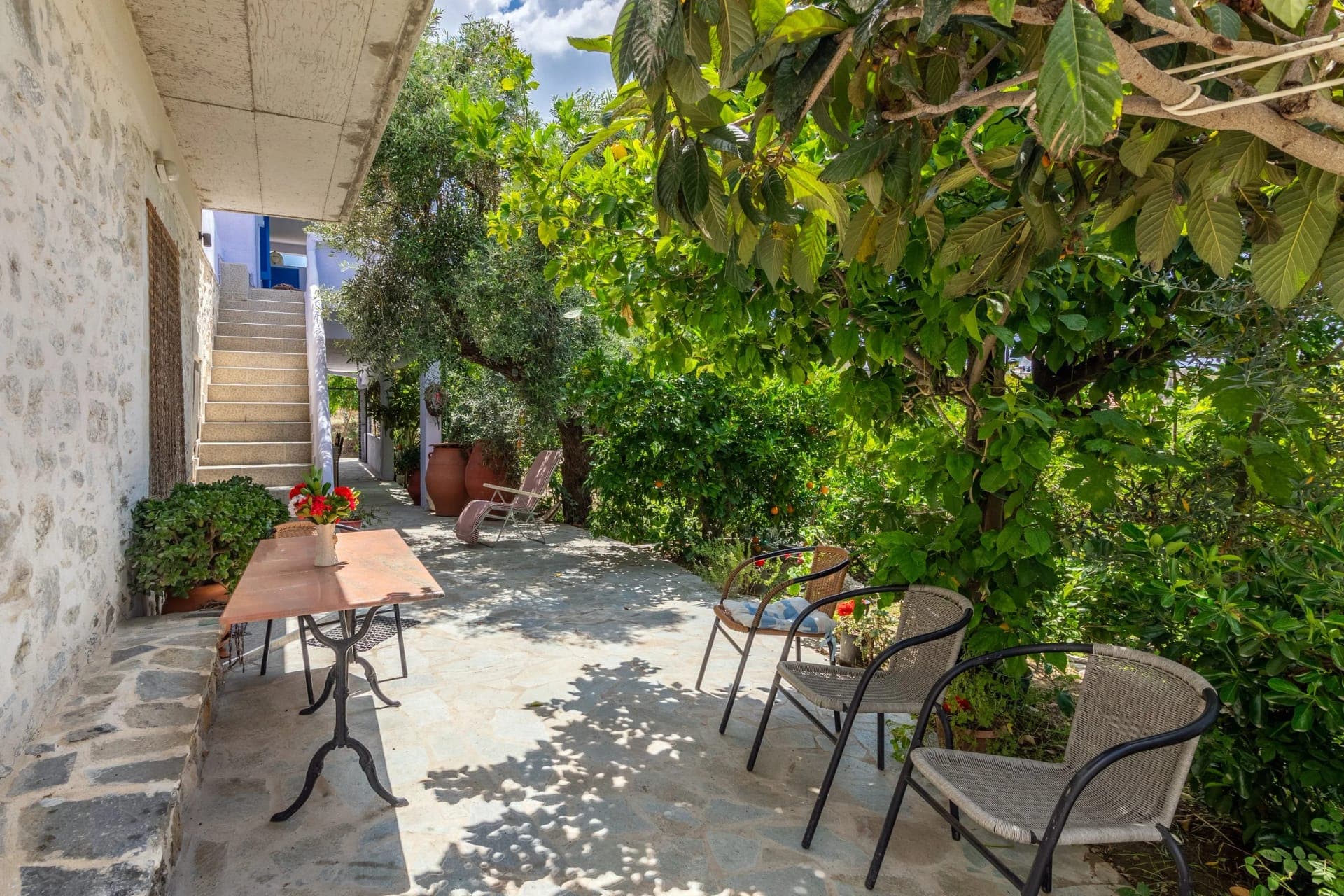 La Maison Bleue terrace